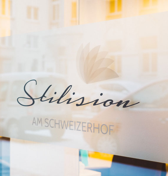 Logo Stilision Außenansicht Salon