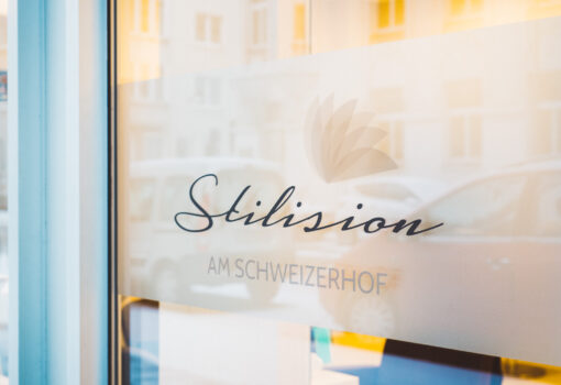 Logo Stilision Außenansicht Salon
